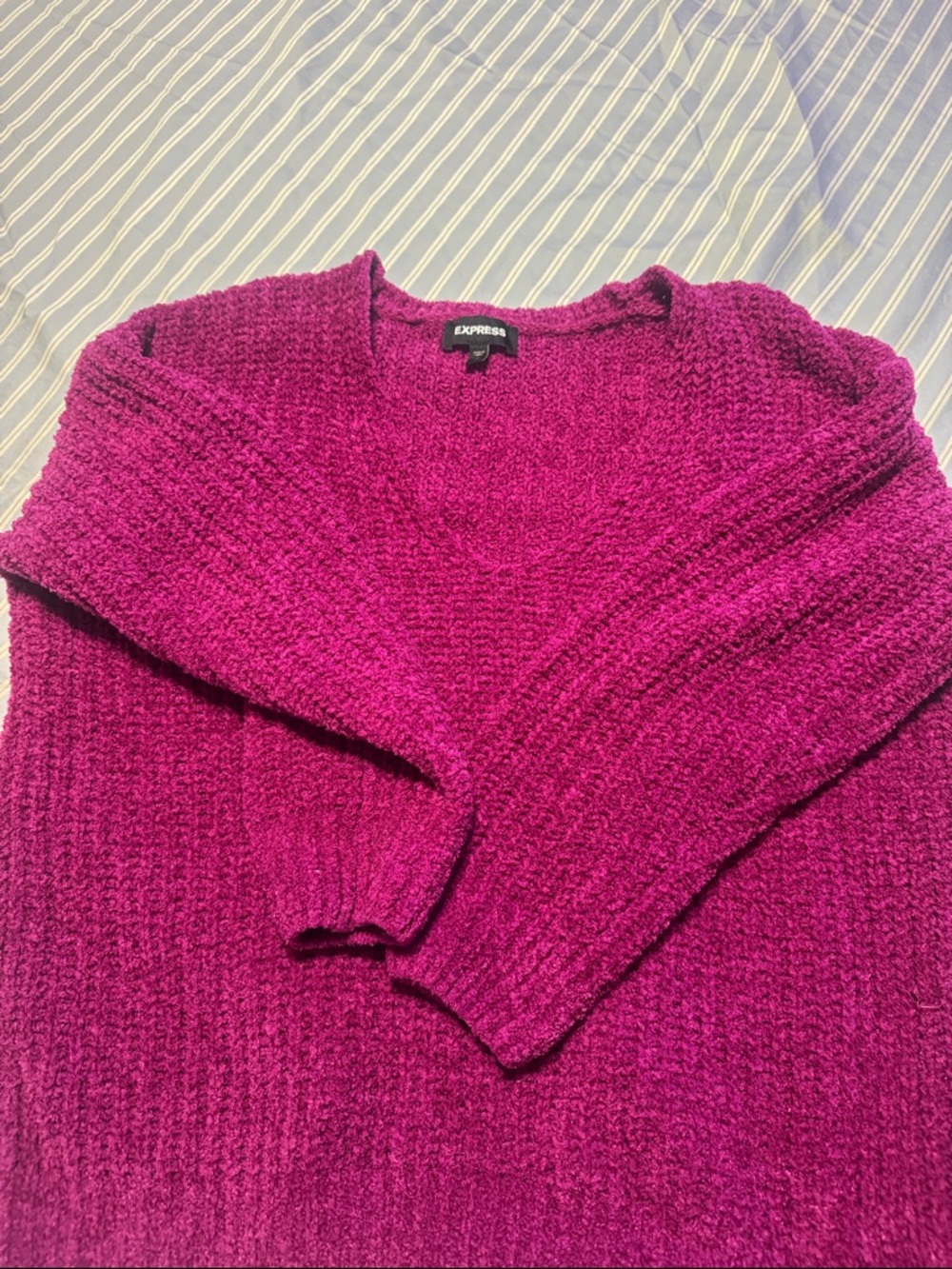 Express Women's Magenta Scoop-Neck Chunky Knit Sweater